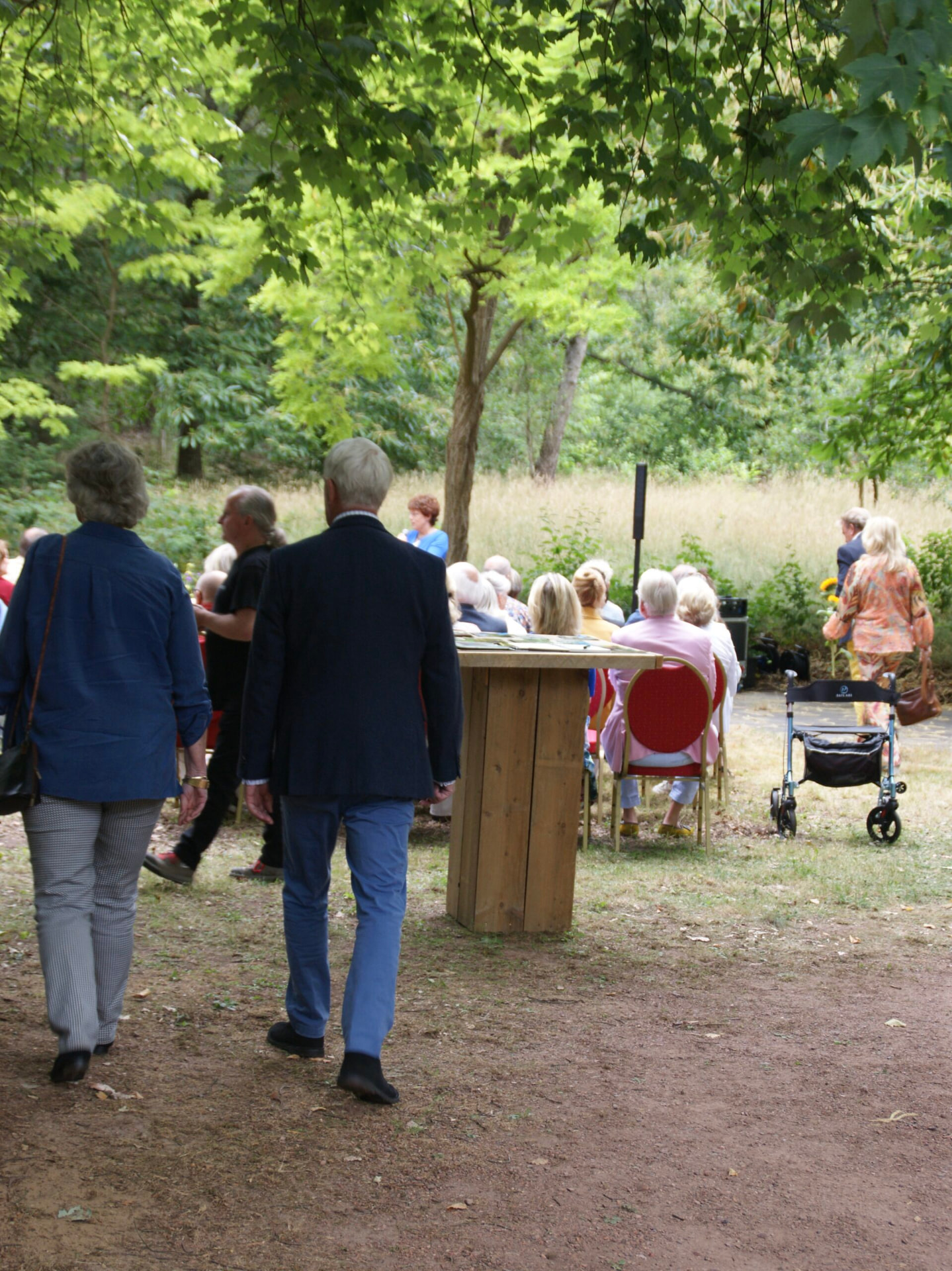 Gasten arriveren op ’t Landje